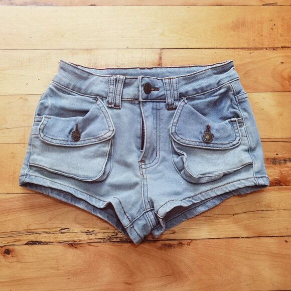 bleached light blue cargo pockets shorts - Picture 4 of 5